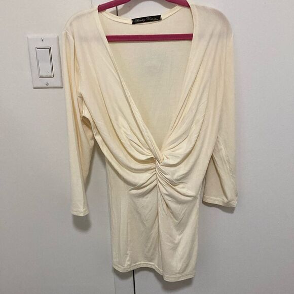 Rendez-Vous Paris Deep V-neck Knotted front Top with 3/4 sleeve. Off White. Sz S - Picture 1 of 4